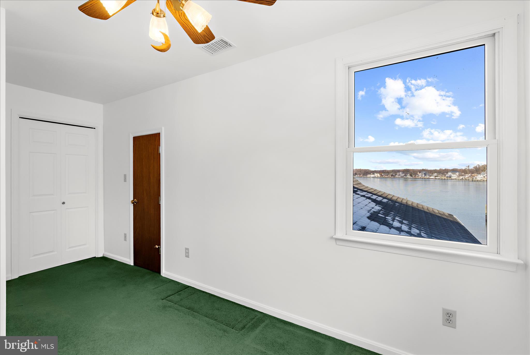 MIDDLE RIVER - Residential