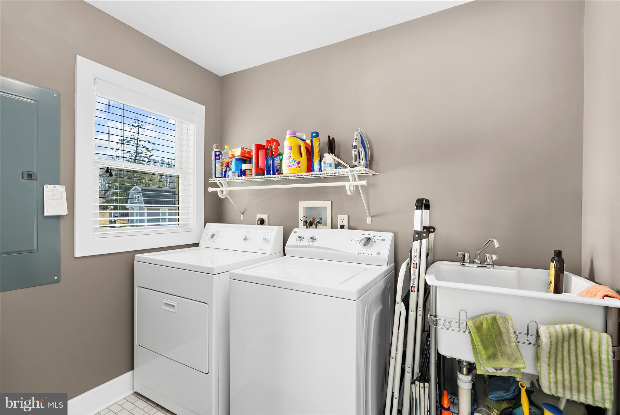 MIDDLE RIVER - Residential