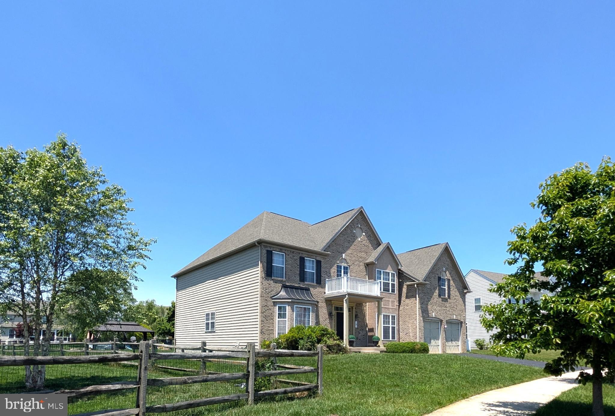 3 LOMOND LANE