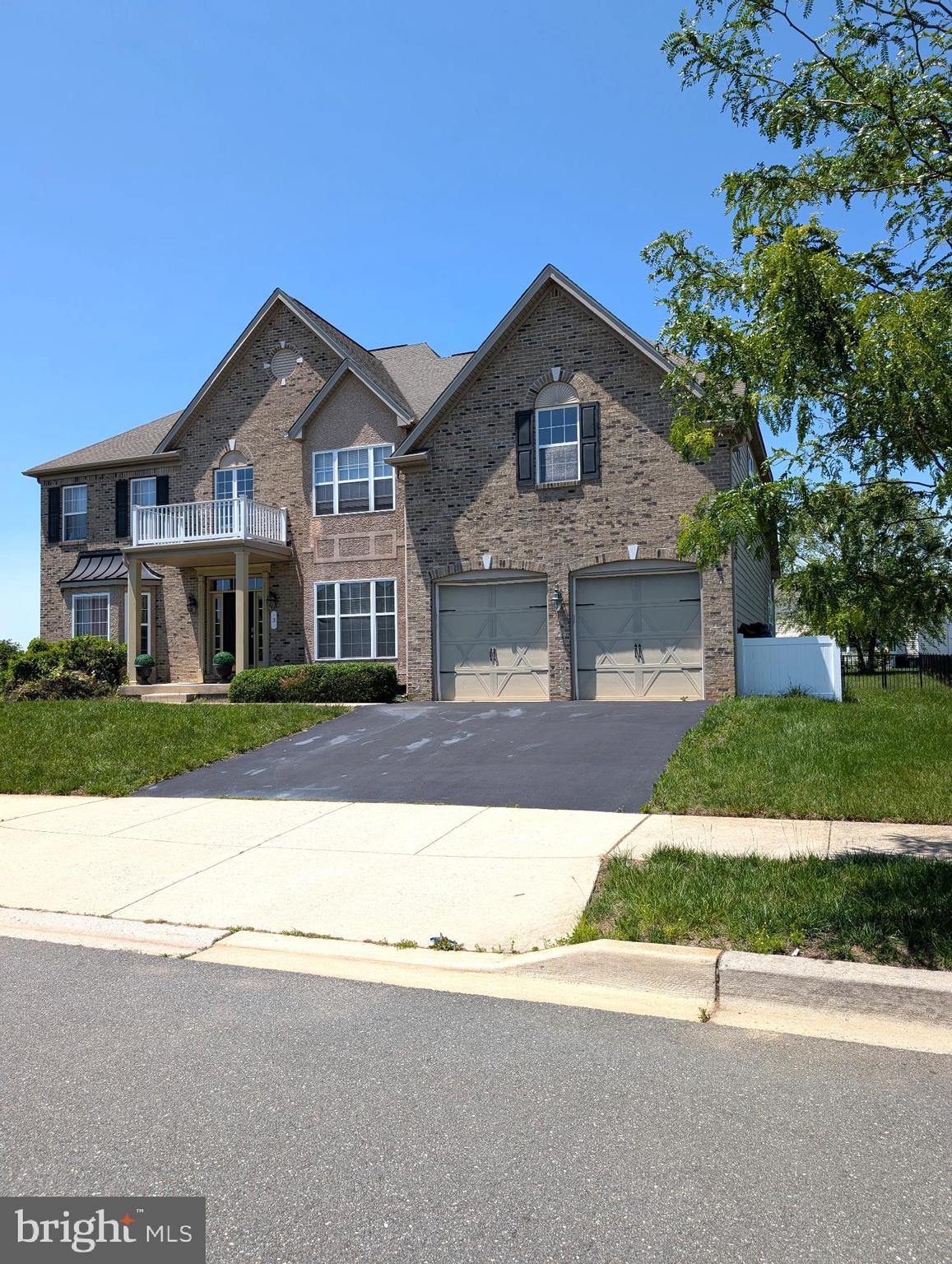 3 LOMOND LANE