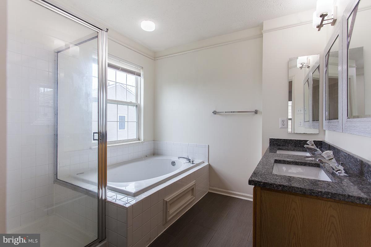 SHADY OAKS - Residential Lease