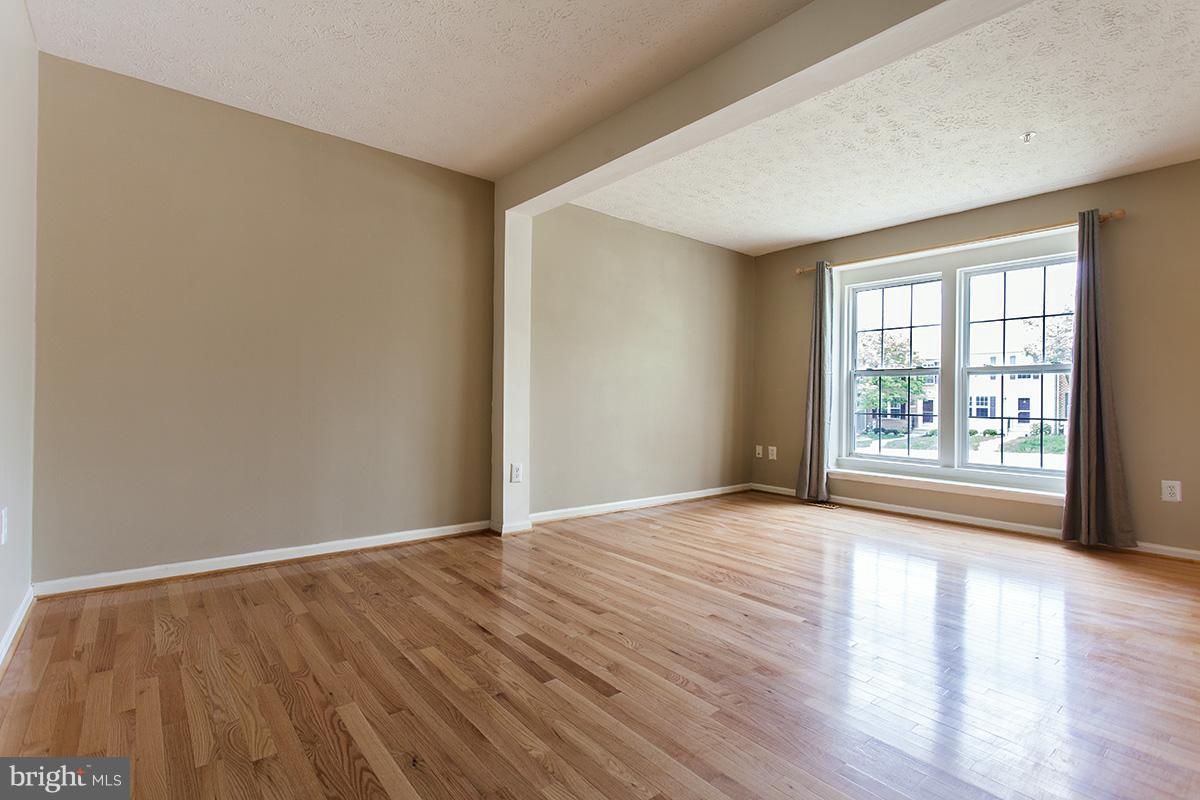 SHADY OAKS - Residential Lease