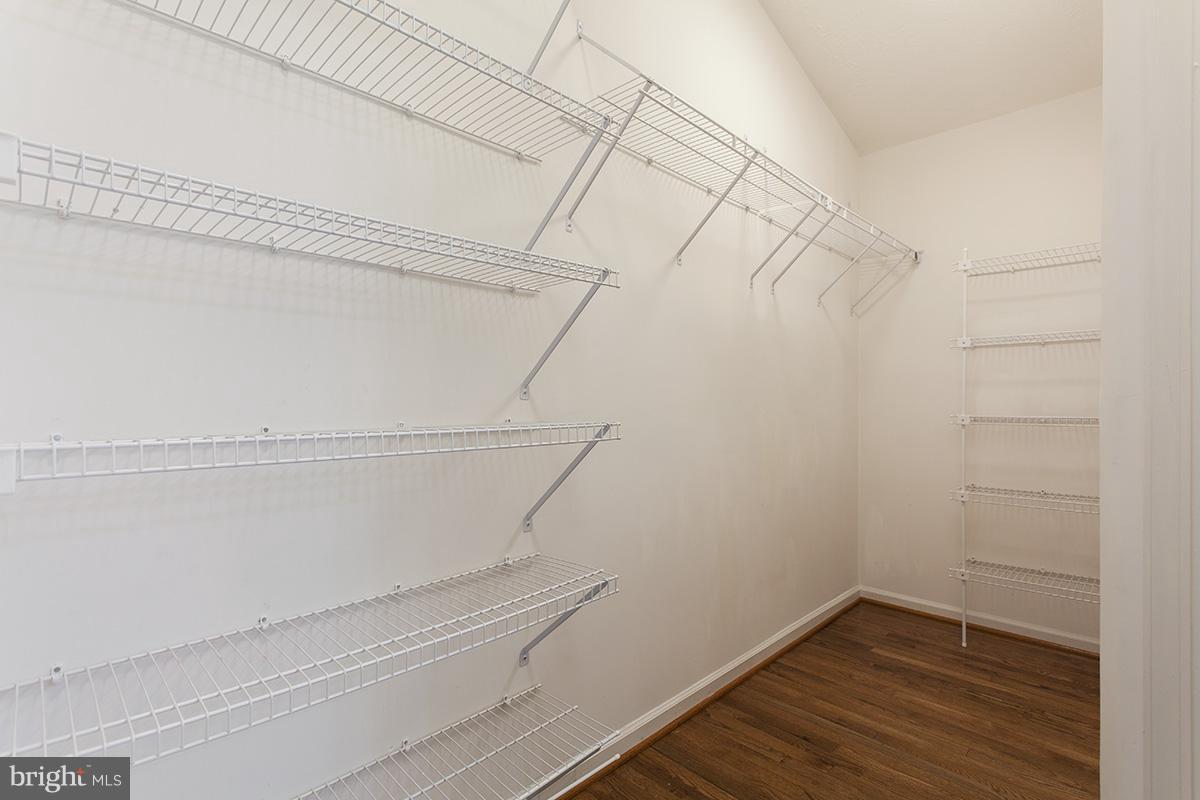 SHADY OAKS - Residential Lease