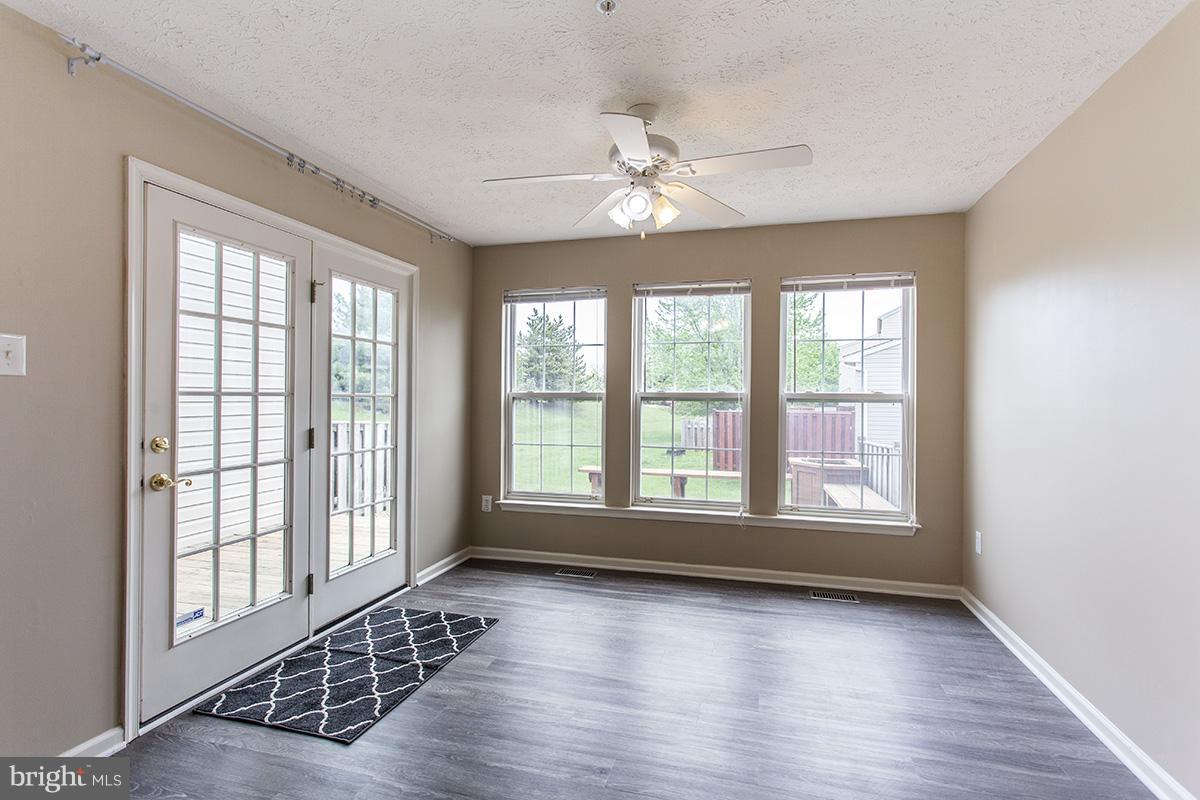 SHADY OAKS - Residential Lease