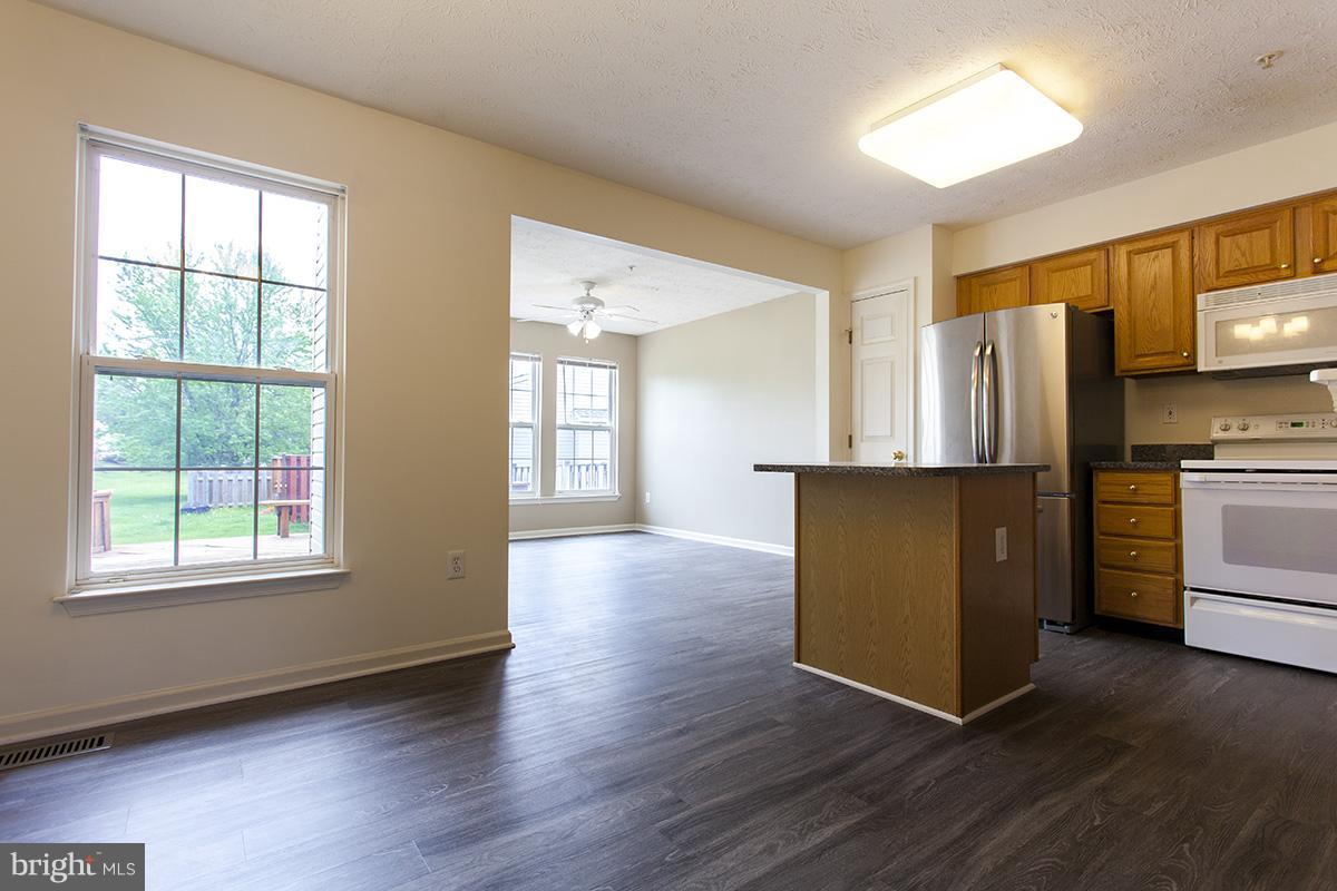 SHADY OAKS - Residential Lease