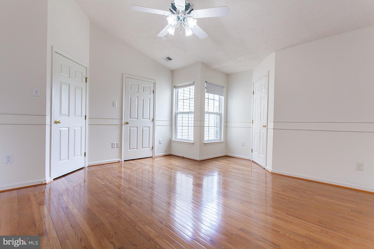 SHADY OAKS - Residential Lease