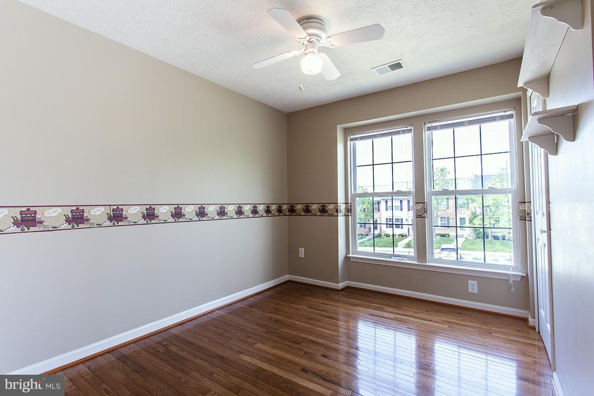 SHADY OAKS - Residential Lease