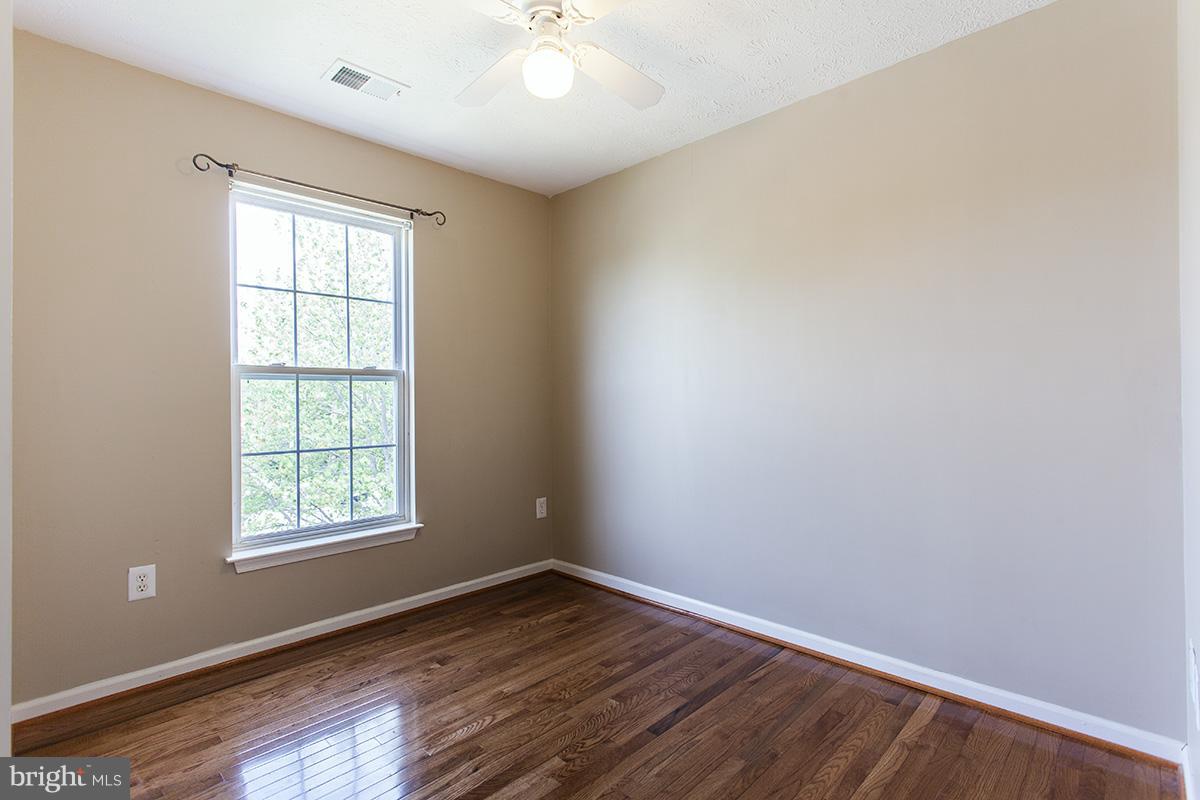 SHADY OAKS - Residential Lease