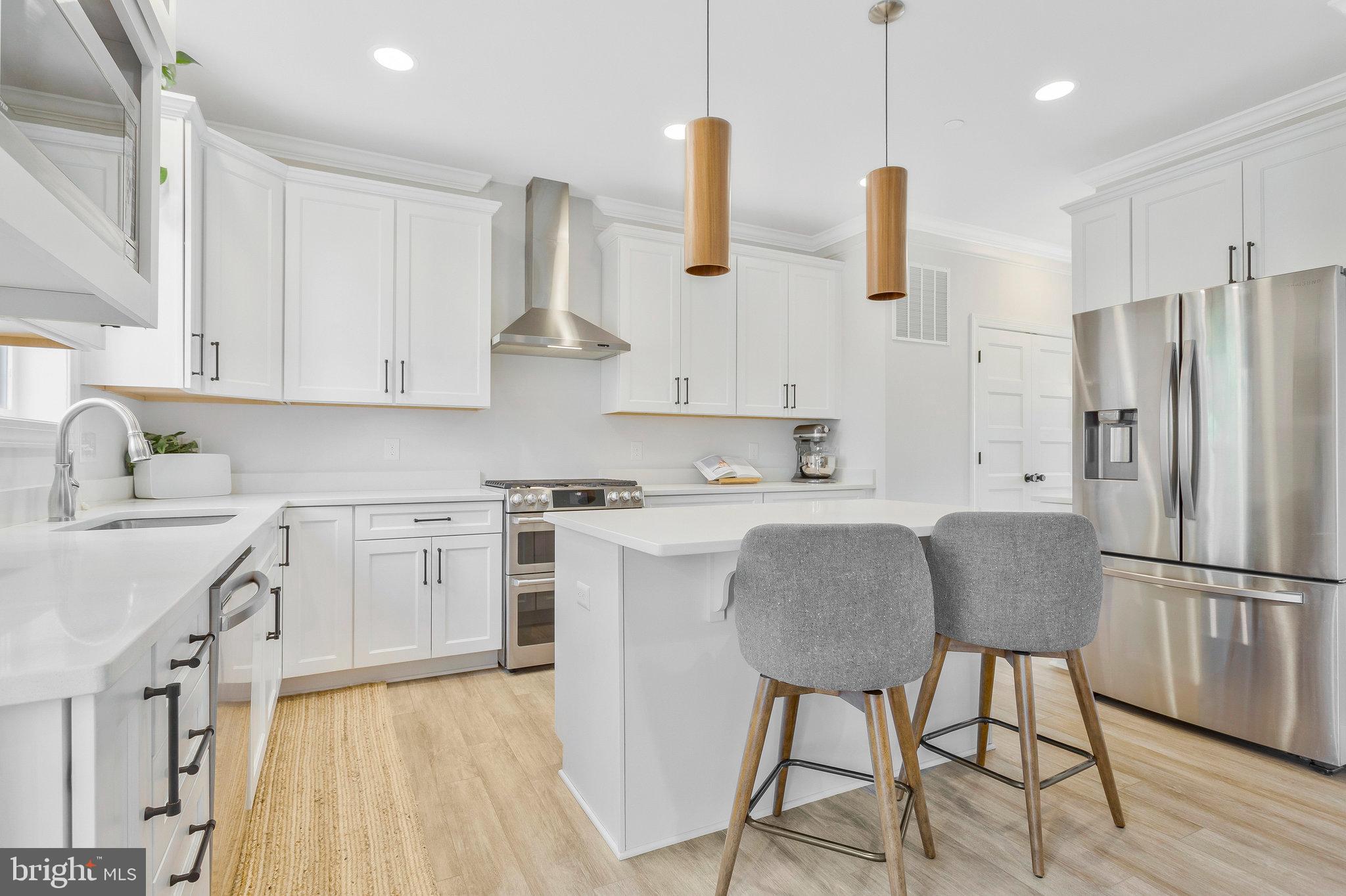 MANHATTAN BEACH - Residential