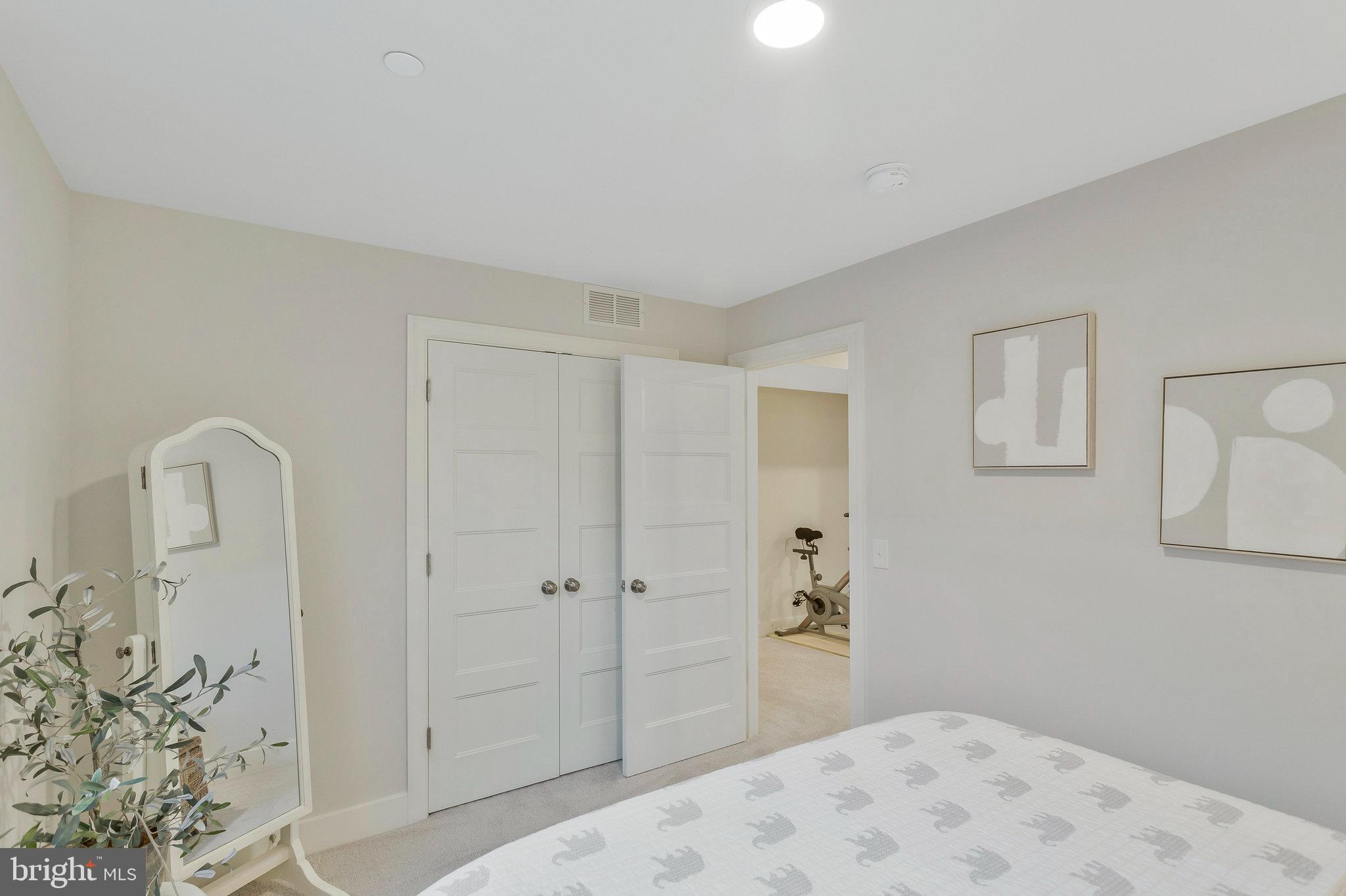 MANHATTAN BEACH - Residential