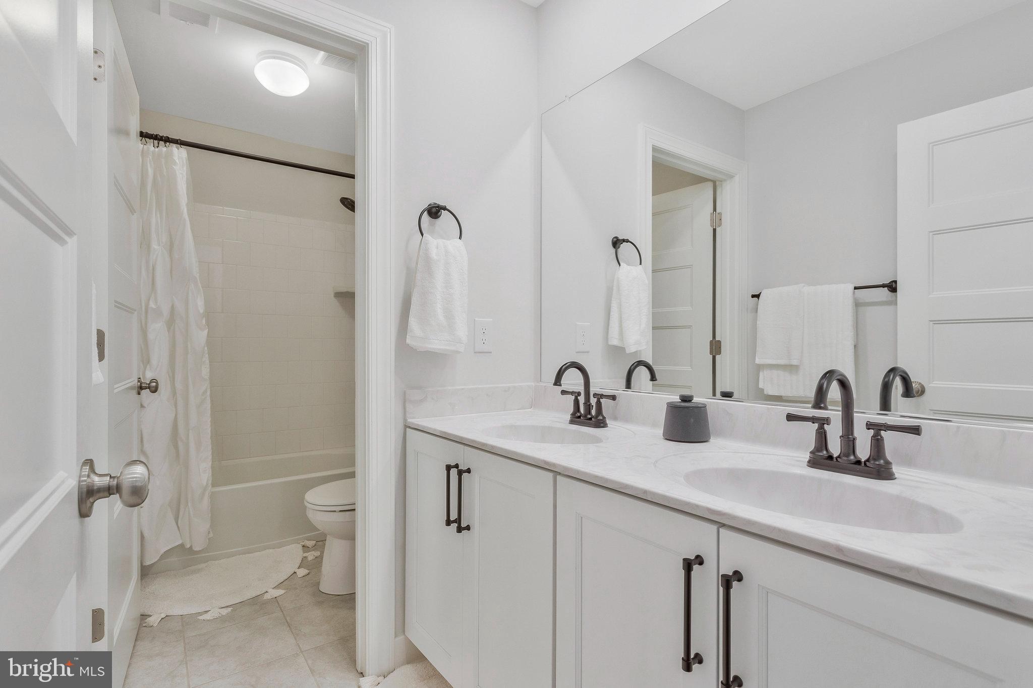 MANHATTAN BEACH - Residential