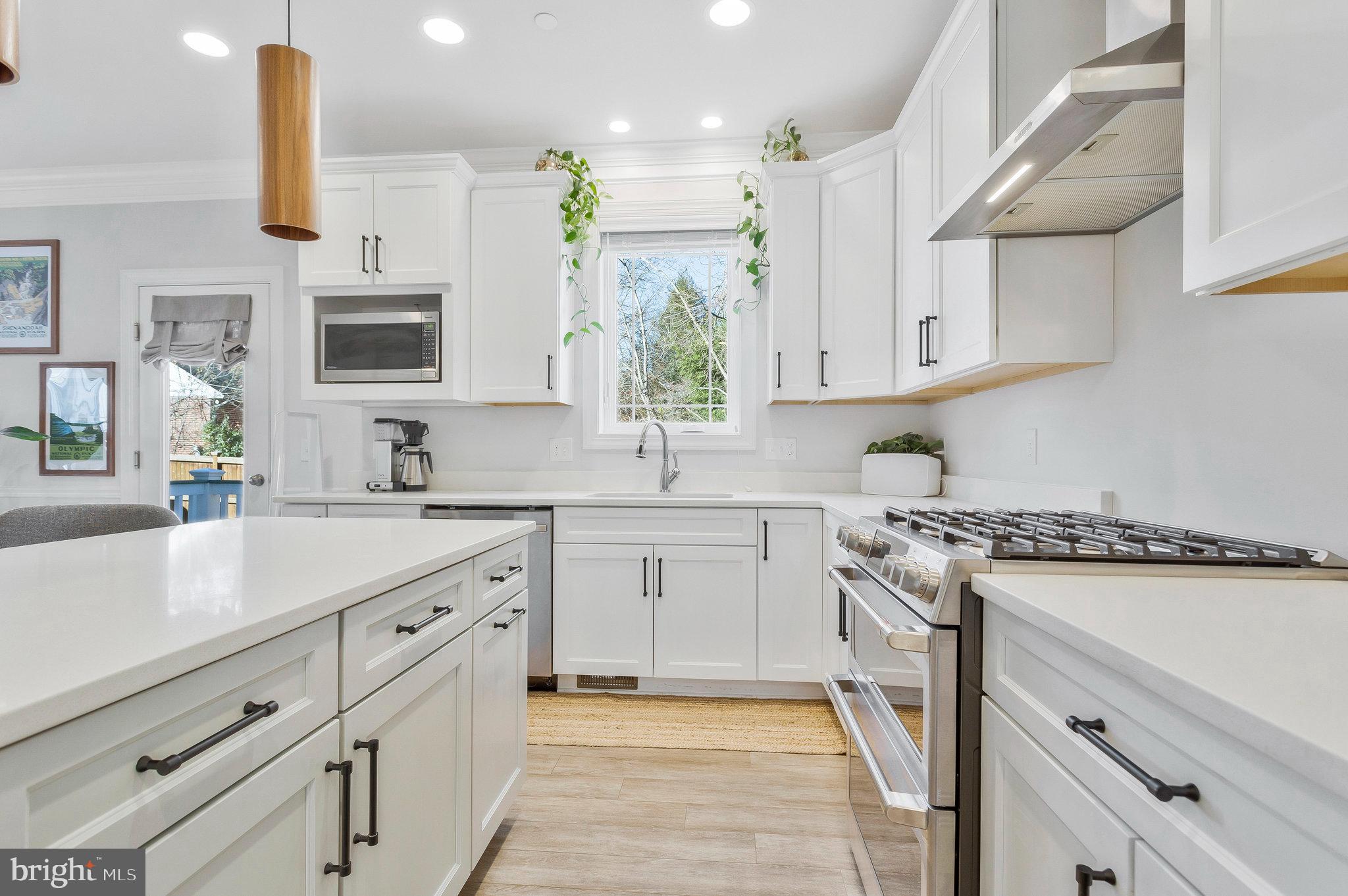 MANHATTAN BEACH - Residential