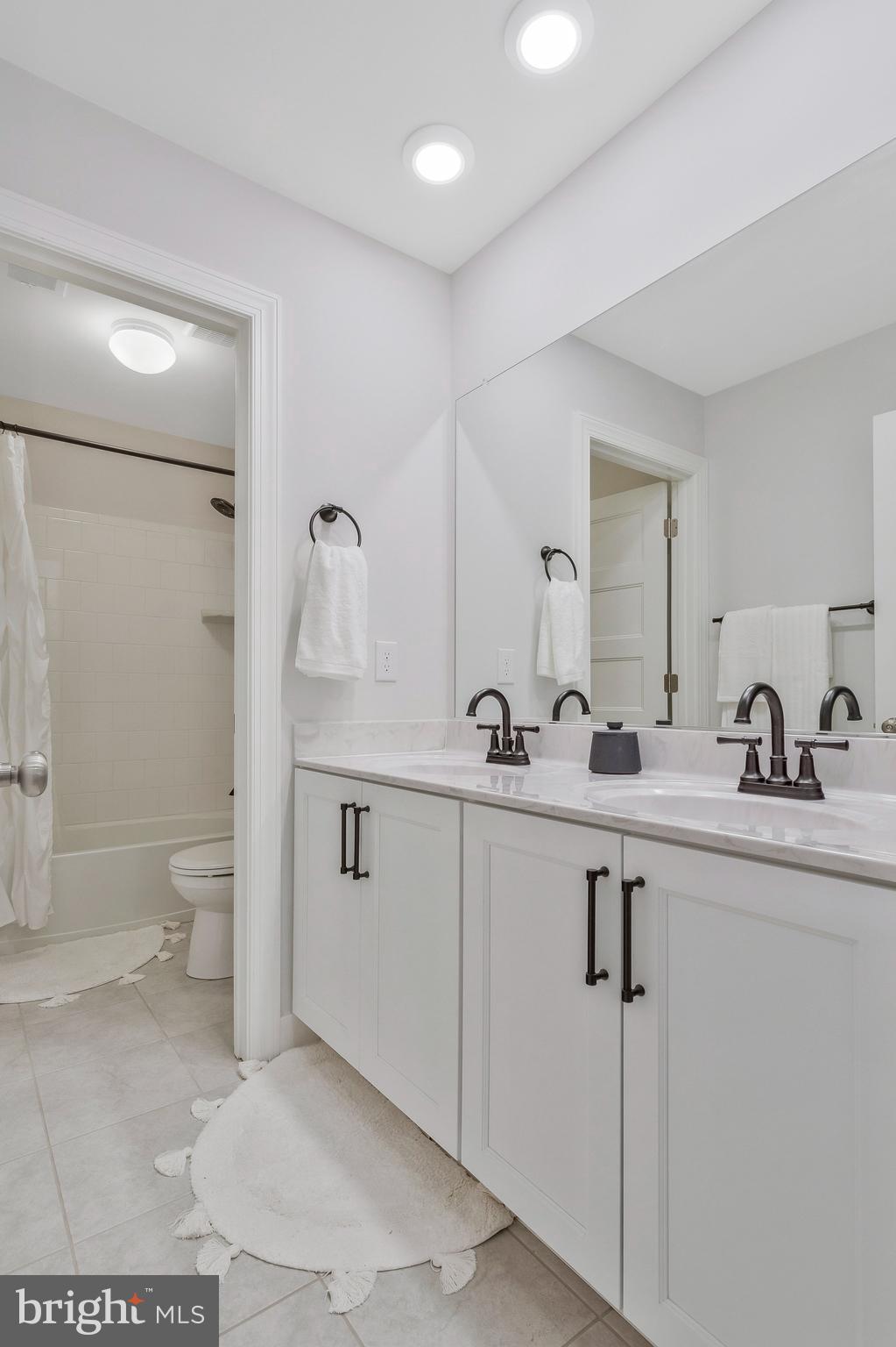 MANHATTAN BEACH - Residential