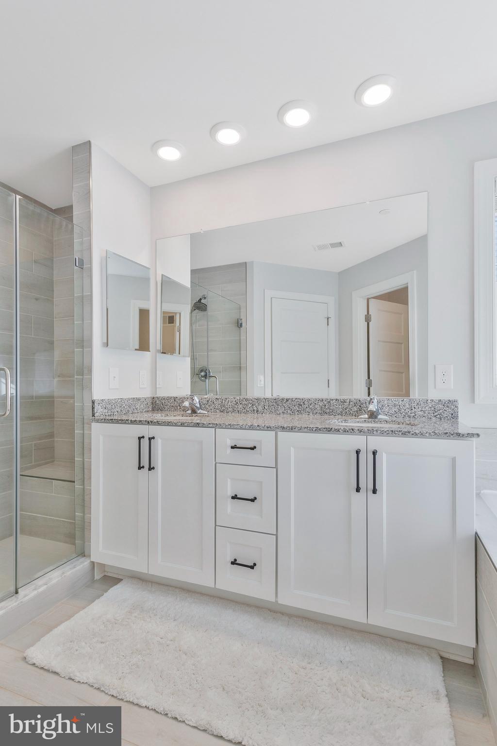 MANHATTAN BEACH - Residential