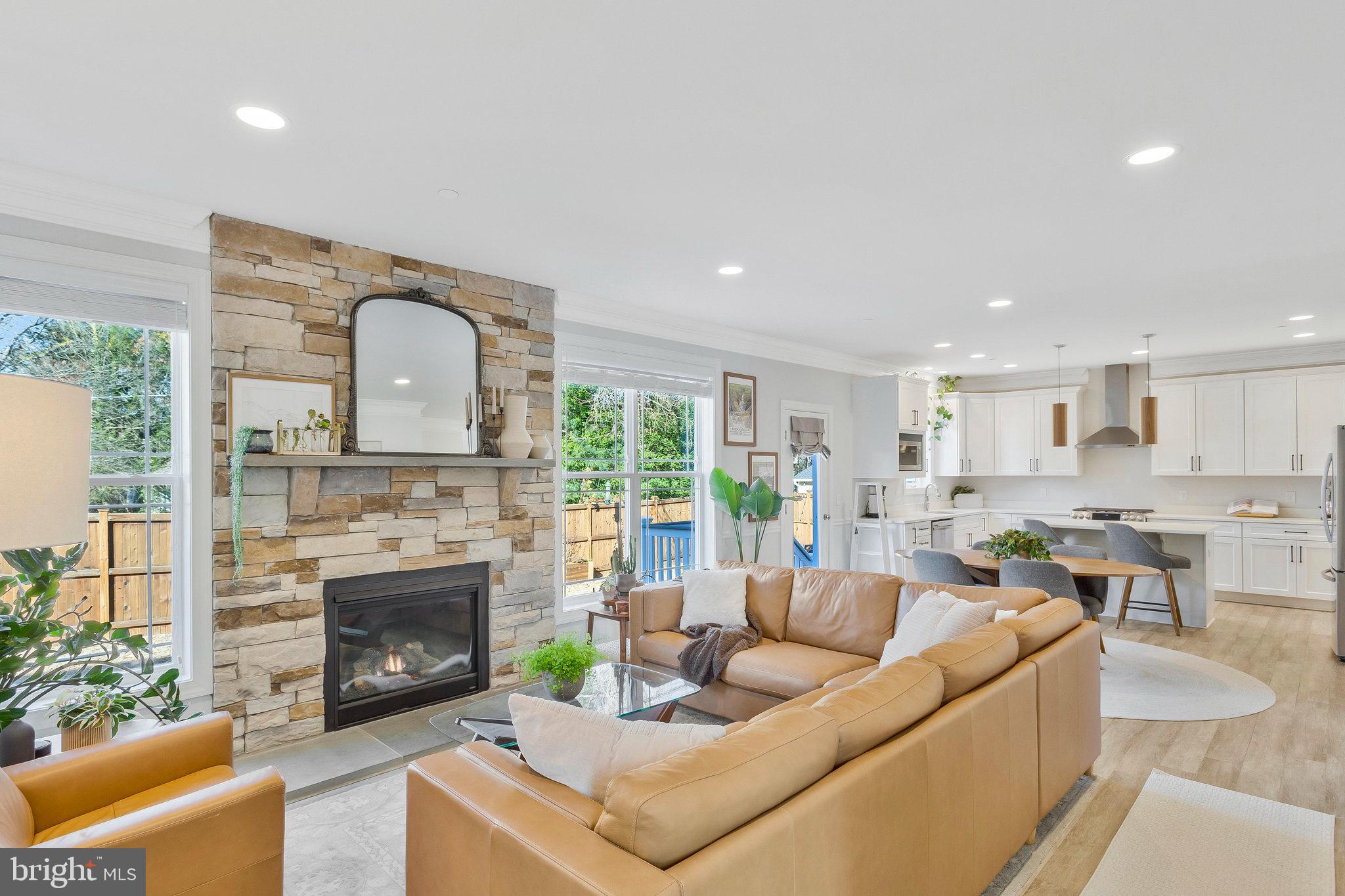 MANHATTAN BEACH - Residential