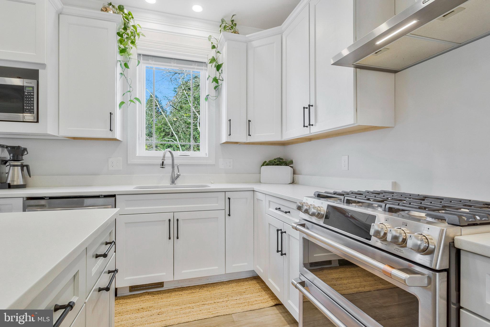 MANHATTAN BEACH - Residential