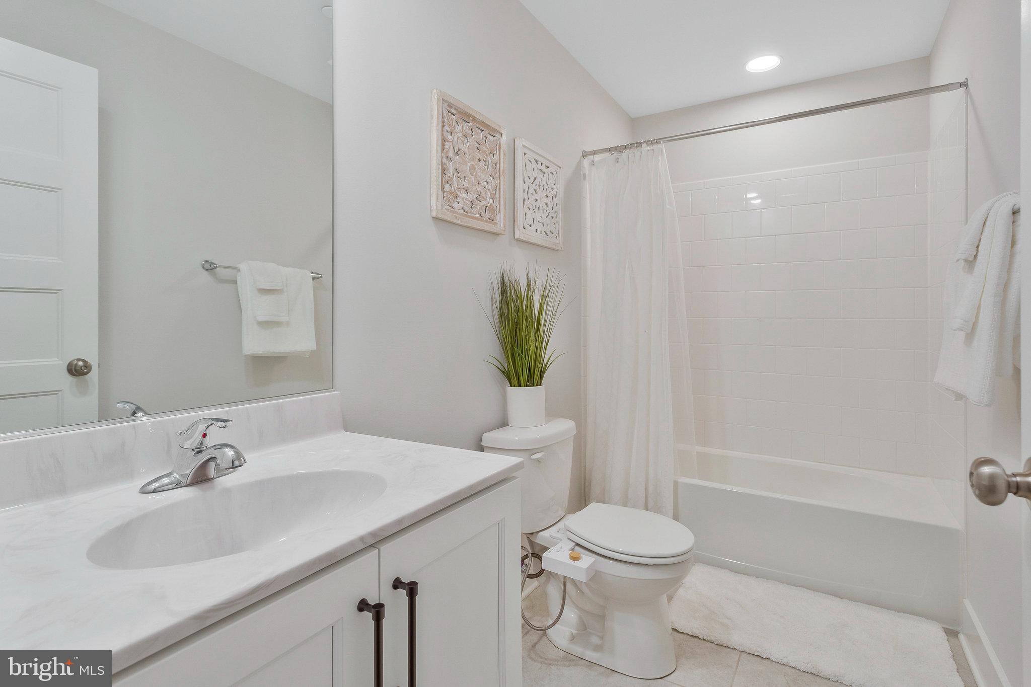 MANHATTAN BEACH - Residential