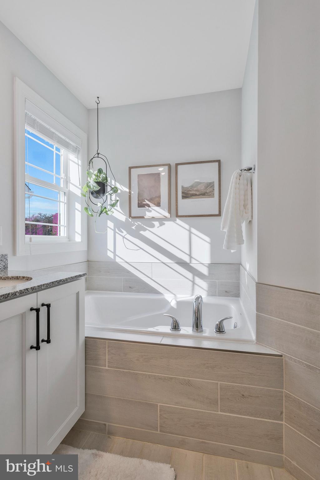 MANHATTAN BEACH - Residential