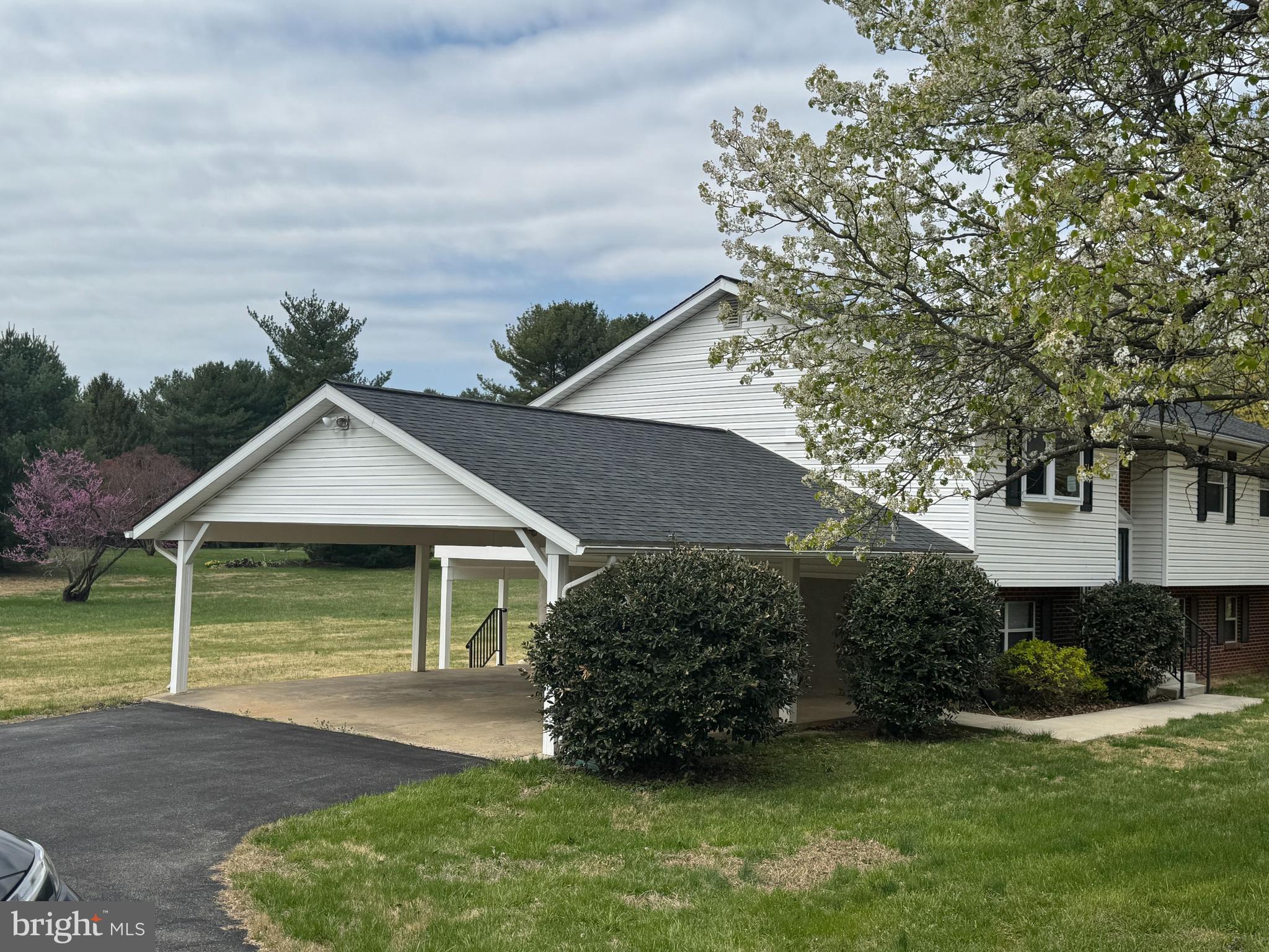 2502 BRADDOCK ROAD
