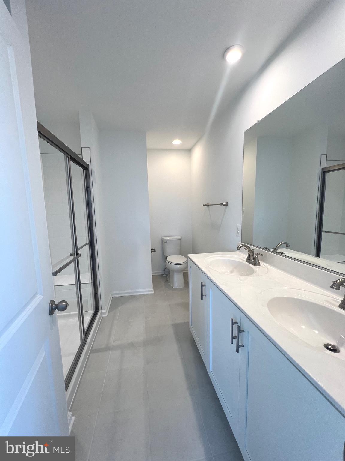 KING'S CROSSING - Residential Lease