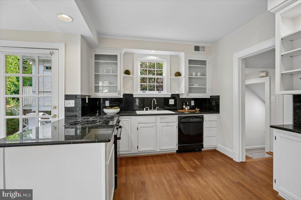 CHEVY CHASE - Residential