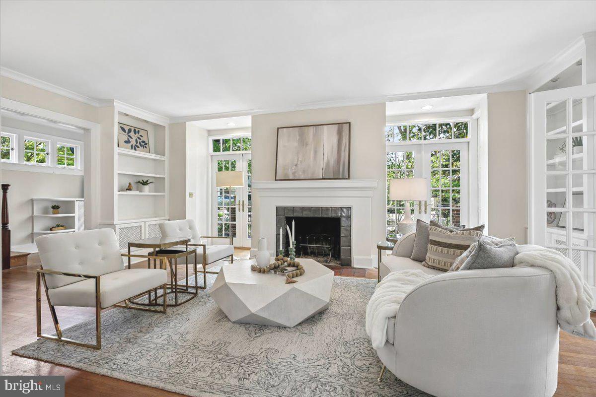 CHEVY CHASE - Residential