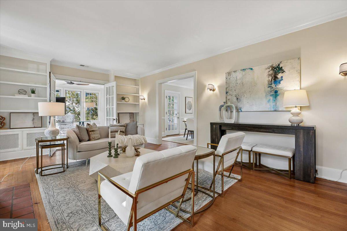 CHEVY CHASE - Residential