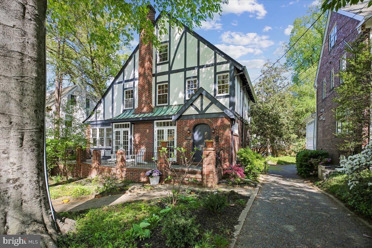 CHEVY CHASE - Residential