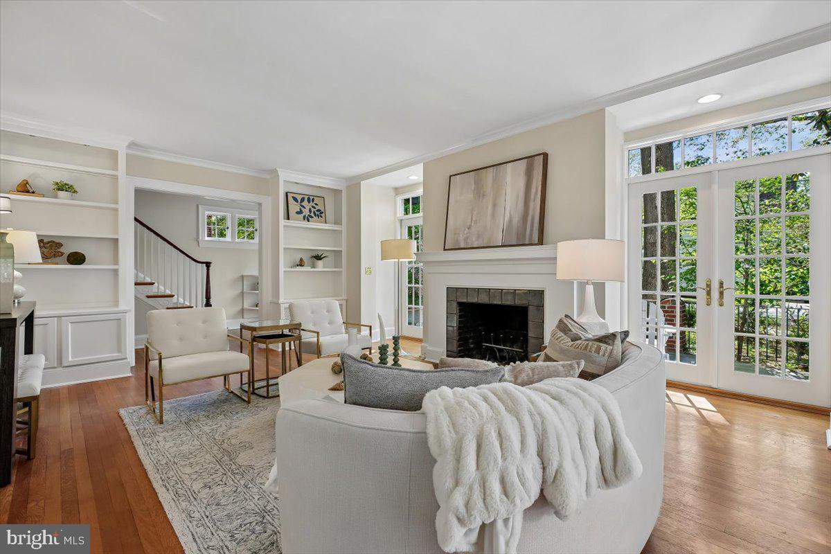 CHEVY CHASE - Residential