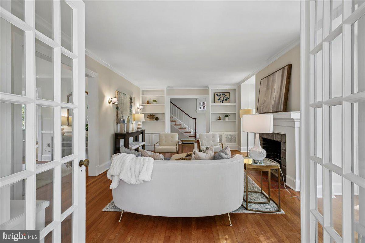 CHEVY CHASE - Residential