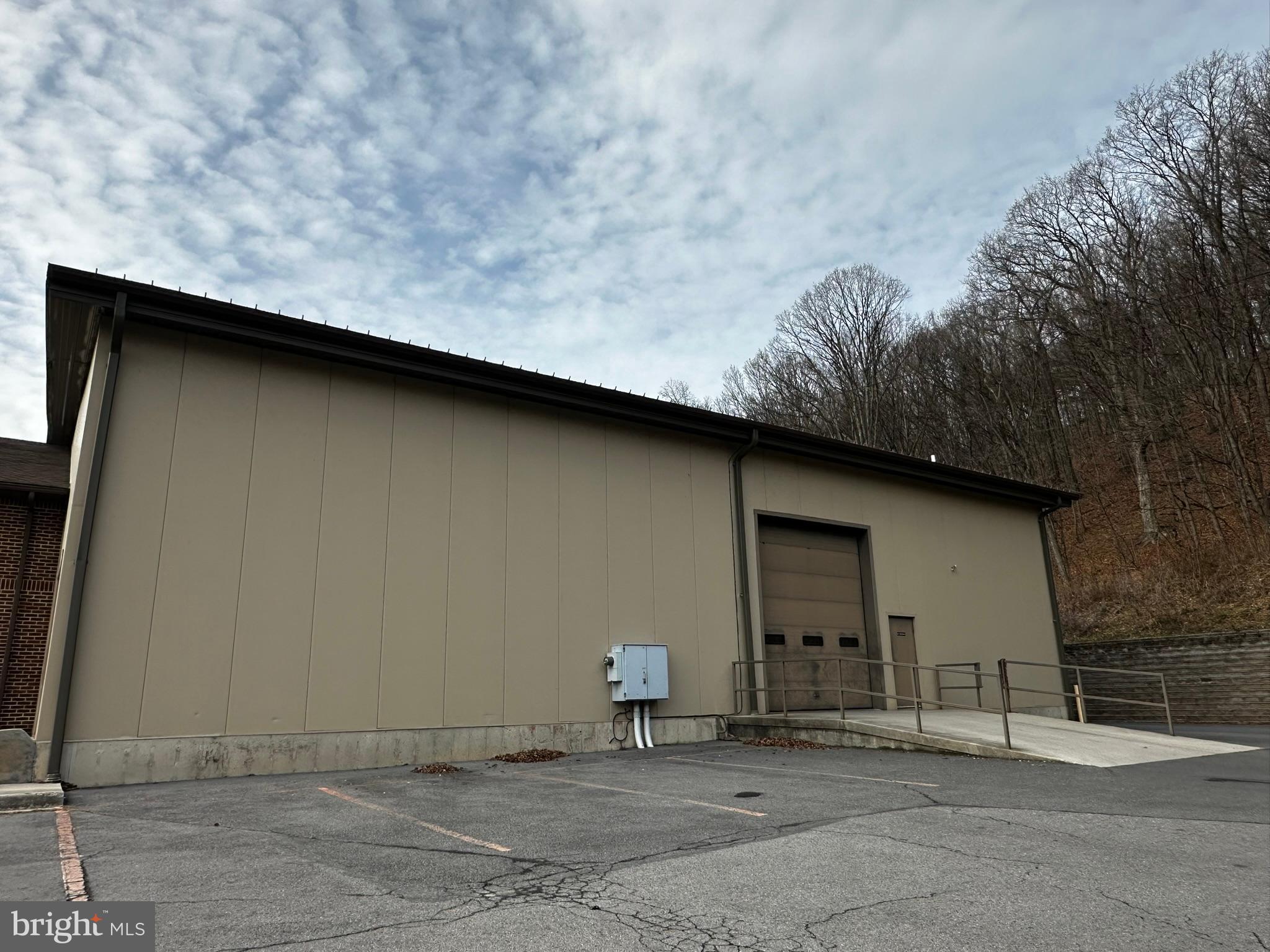 1285 NATIONAL HIGHWAY
