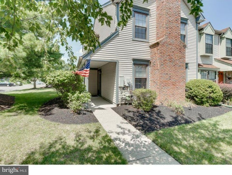 Townhouse For Rent - 45 Tynemouth Court<br/> Mercer County, TRENTON, NJ 08691