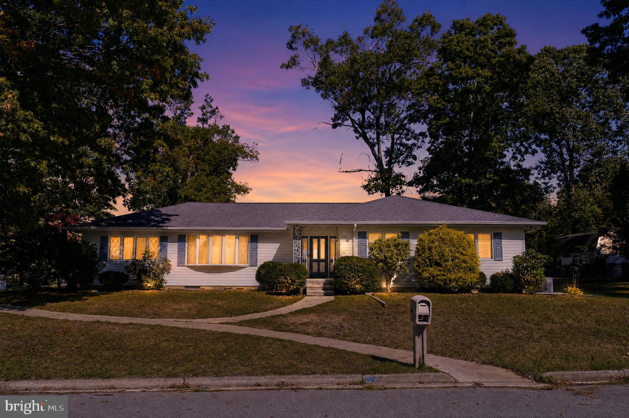 1428 LLOYD TERRACE