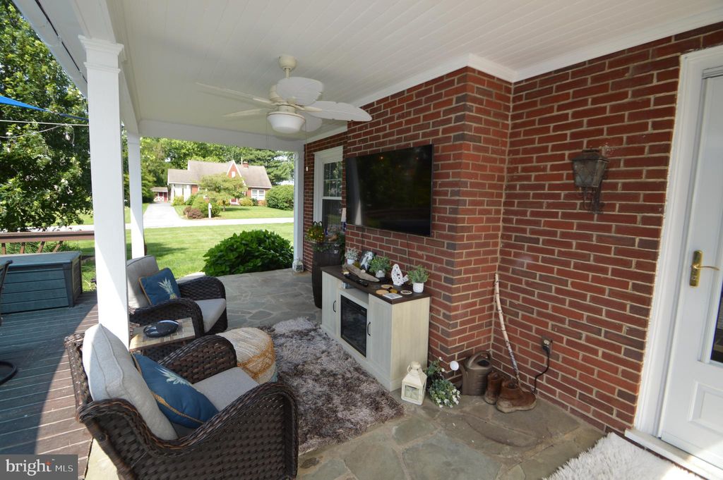 Photo of 727 Pearl Avenue, MANHEIM, PA 17545 (MLS # PALA2071820)