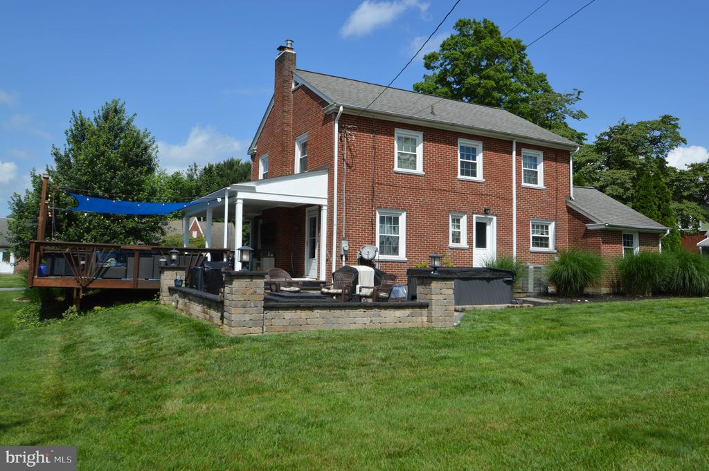 Photo of 727 Pearl Avenue, MANHEIM, PA 17545 (MLS # PALA2071820)