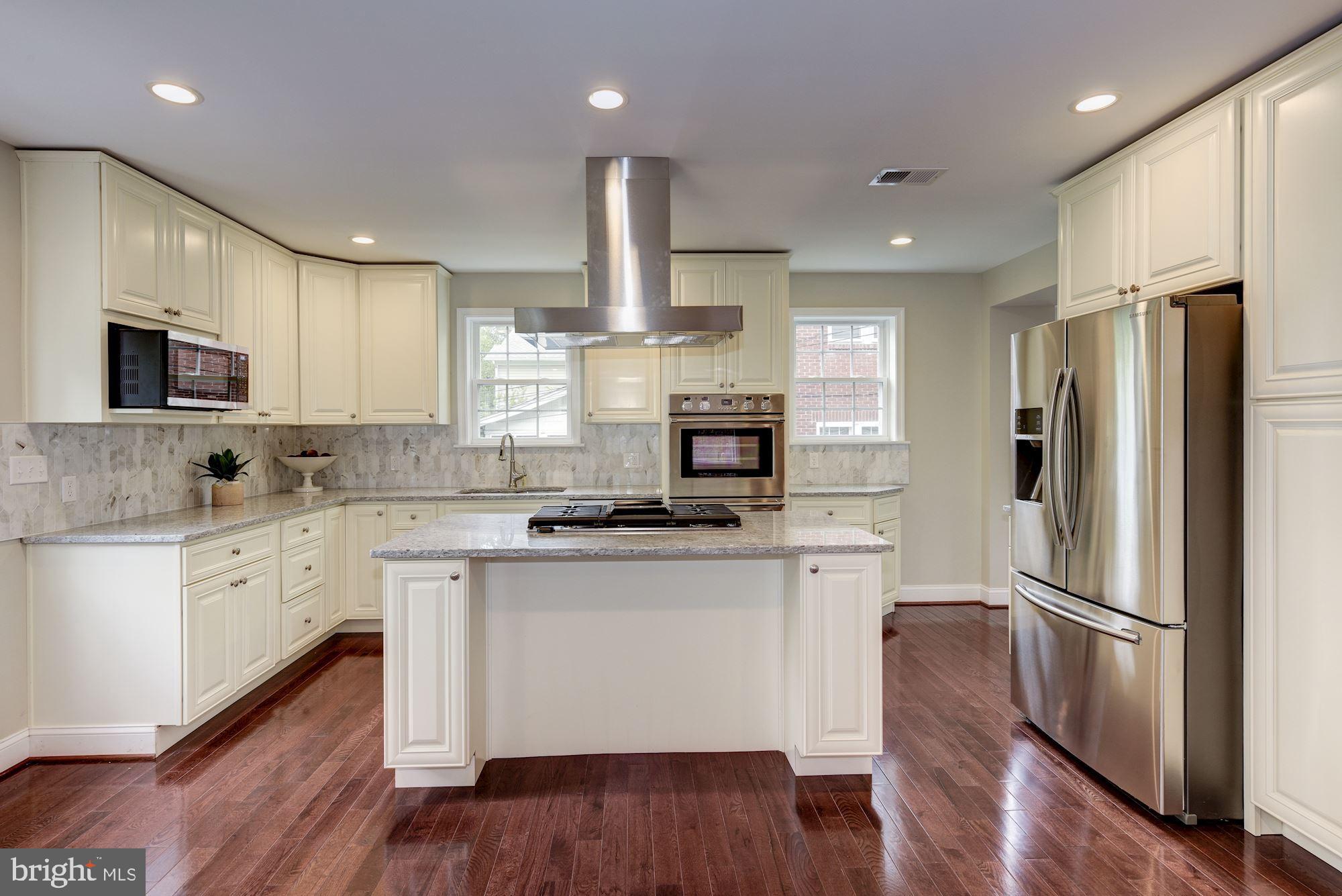 SEVEN OAKS - Residential