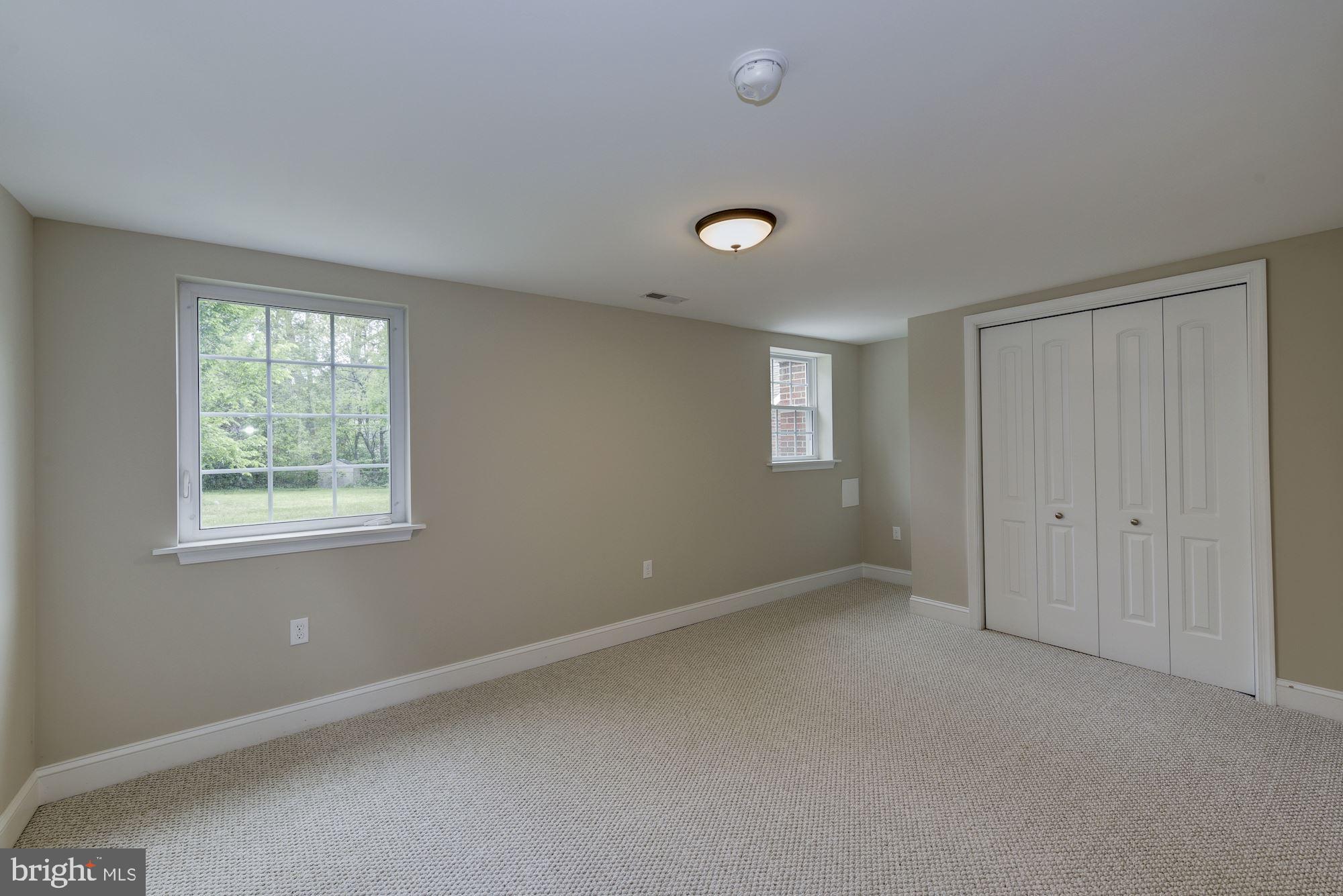 SEVEN OAKS - Residential