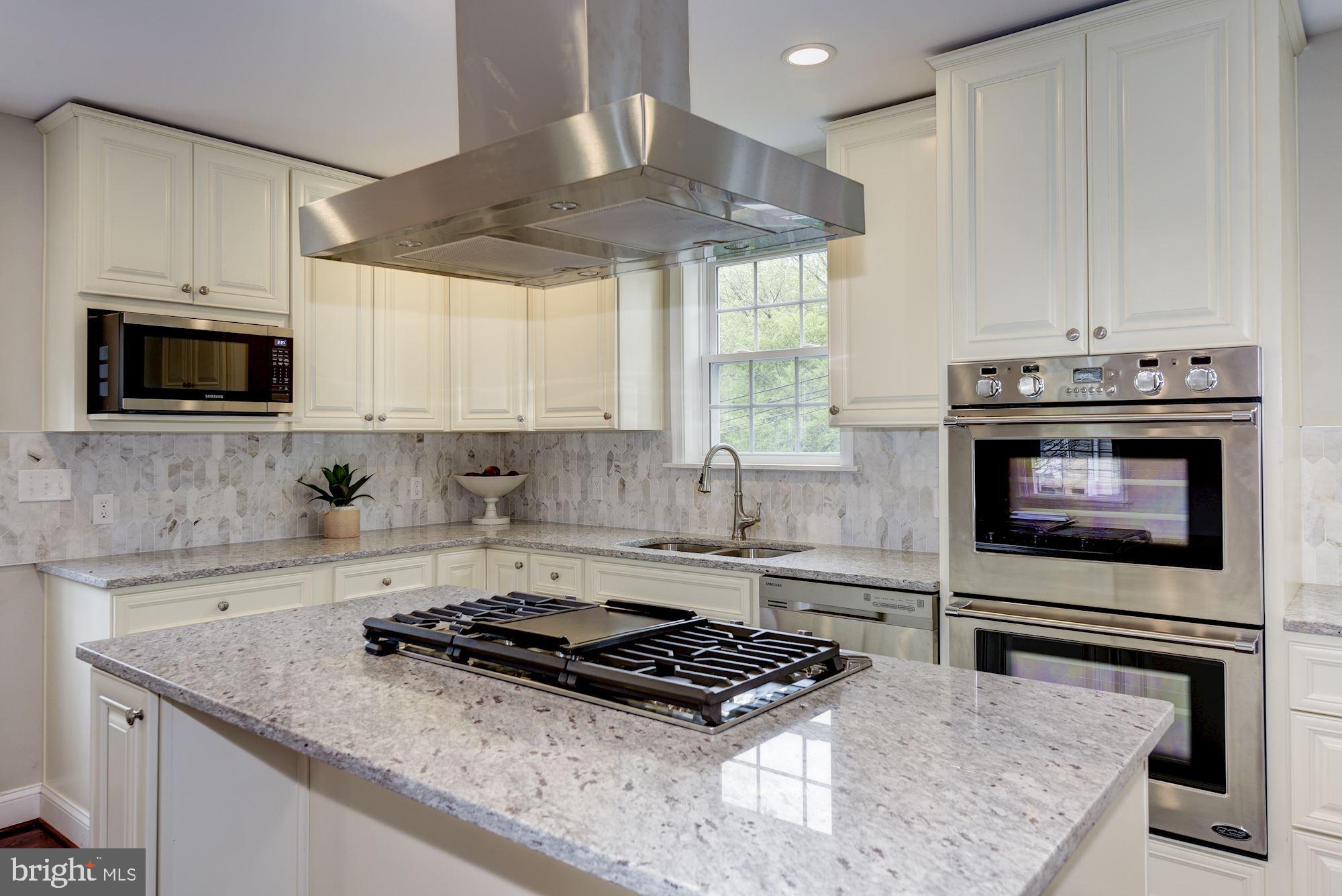 SEVEN OAKS - Residential