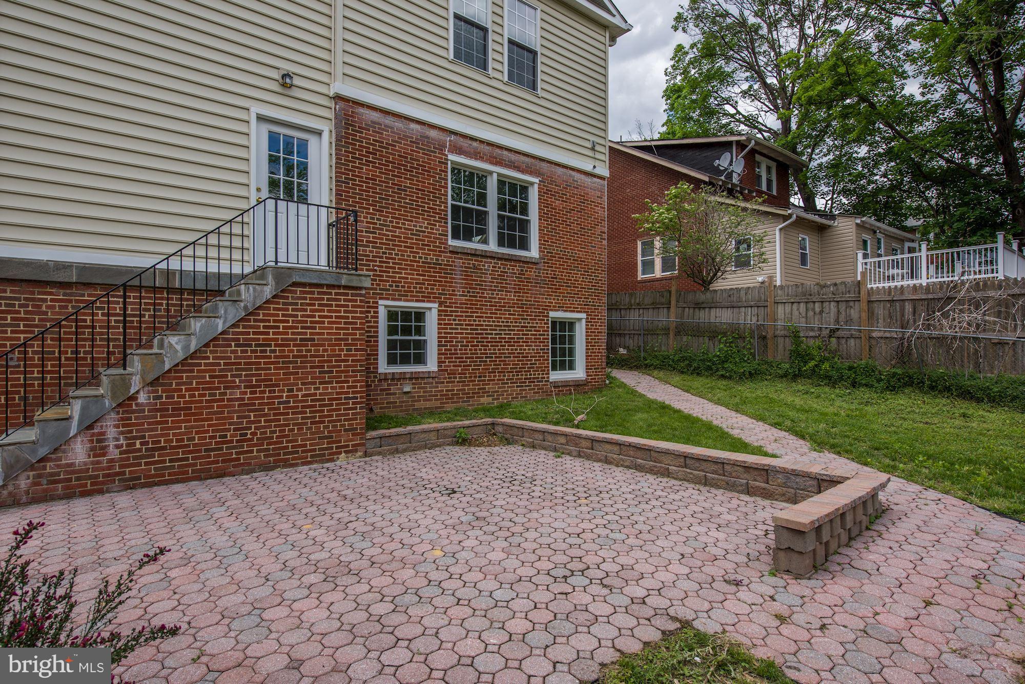 SEVEN OAKS - Residential