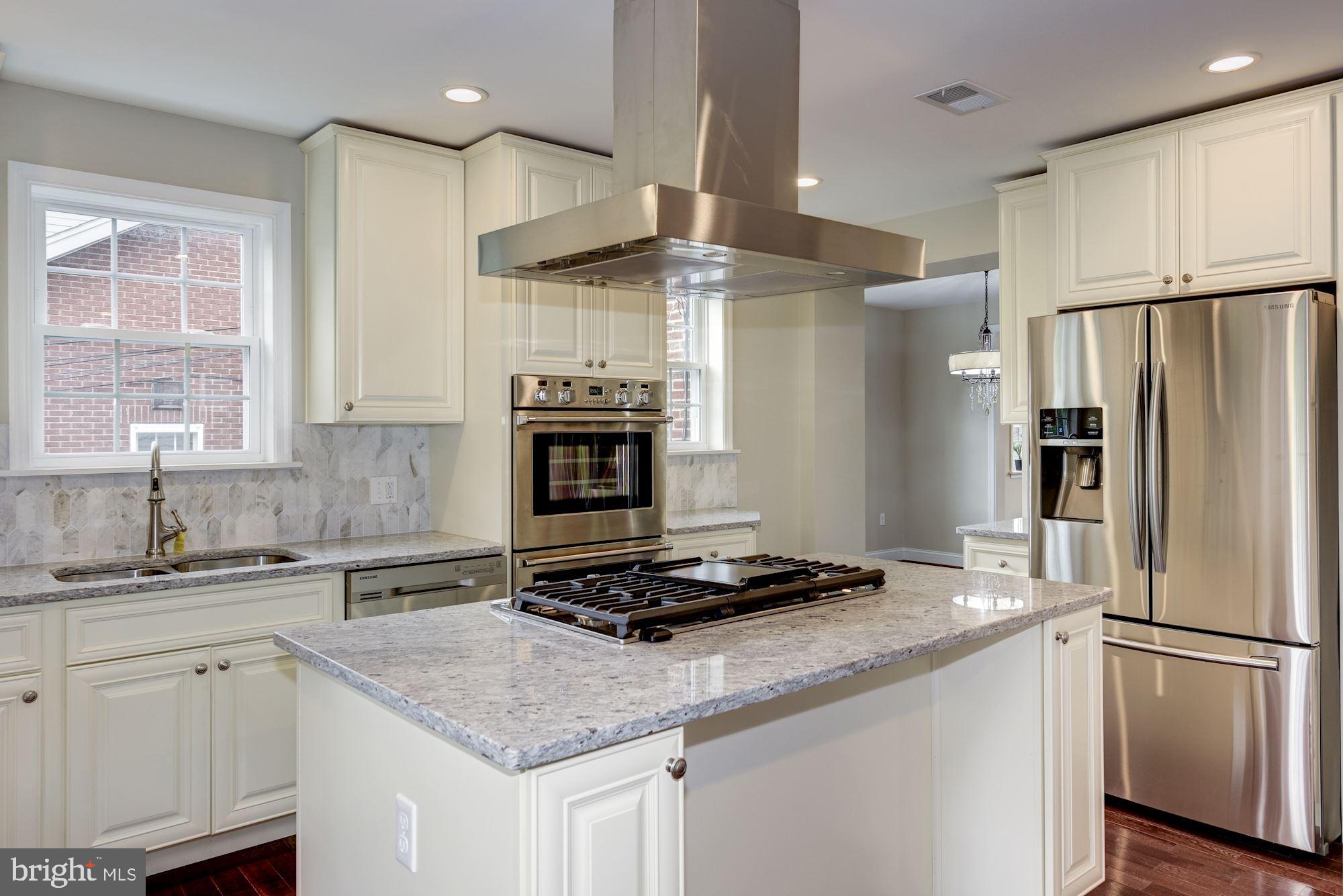 SEVEN OAKS - Residential