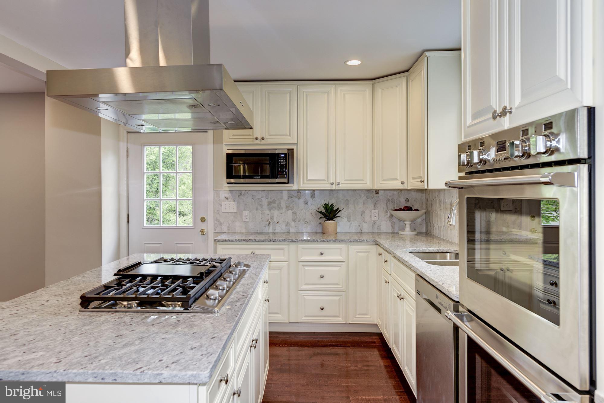 SEVEN OAKS - Residential