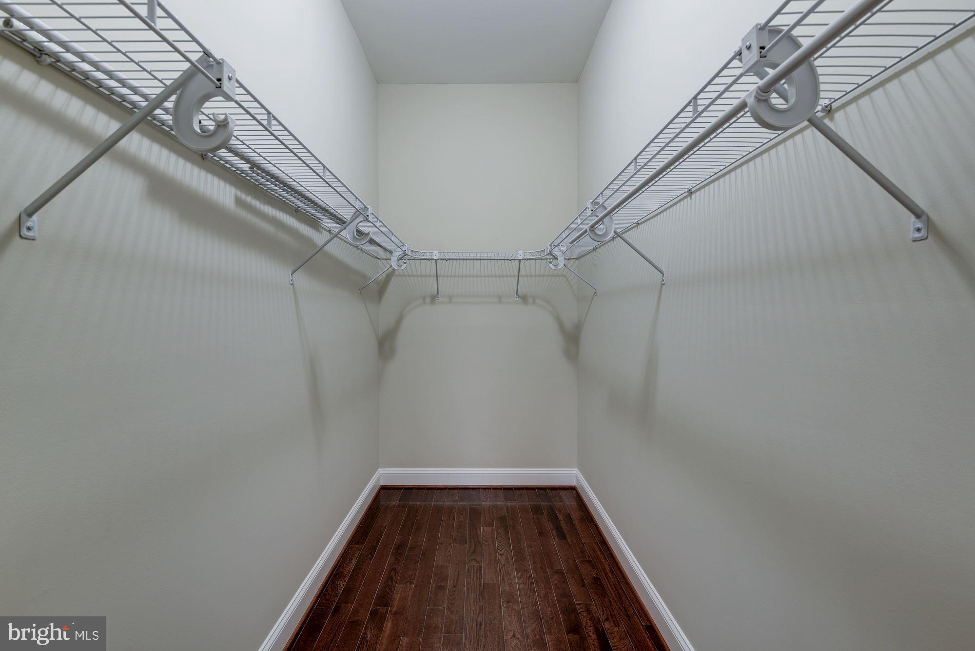 SEVEN OAKS - Residential