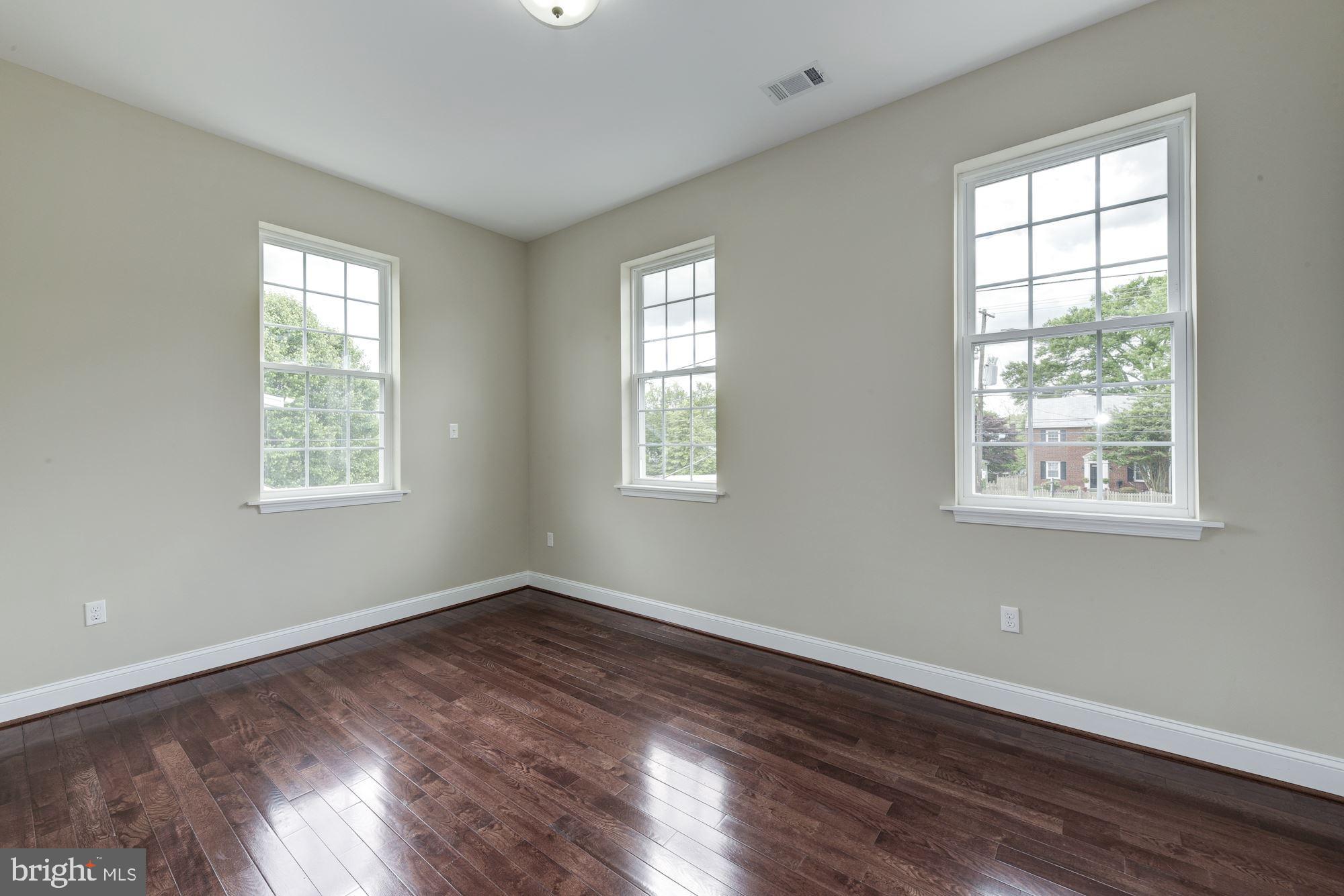 SEVEN OAKS - Residential