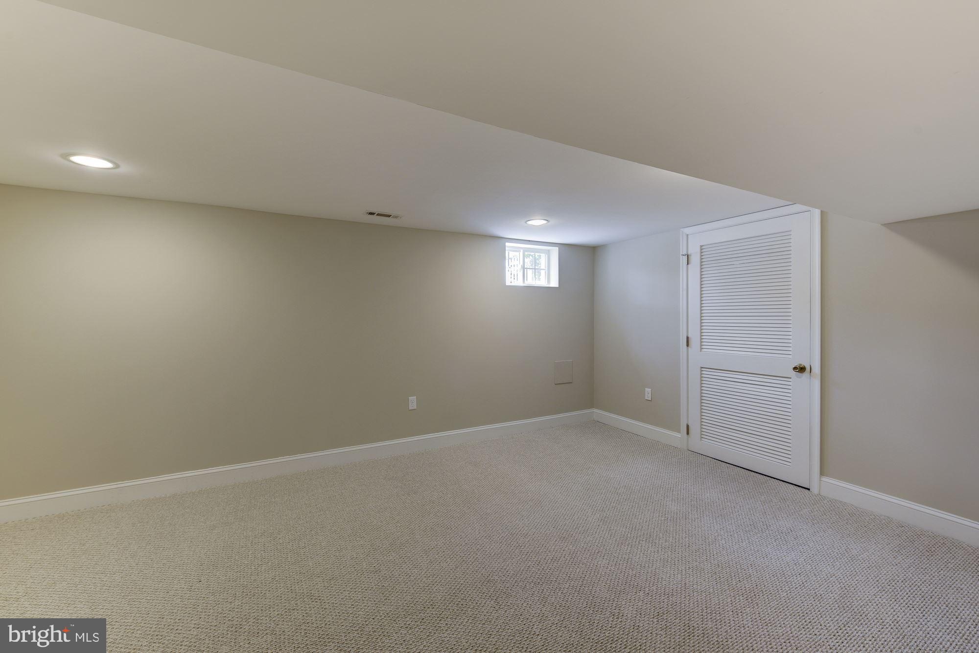 SEVEN OAKS - Residential