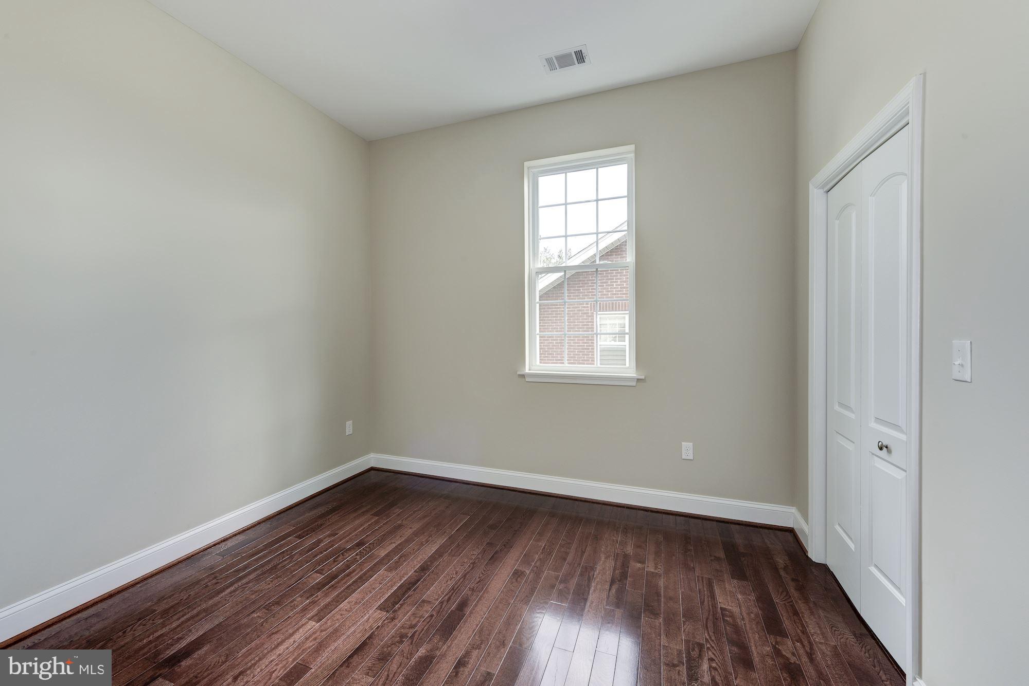 SEVEN OAKS - Residential