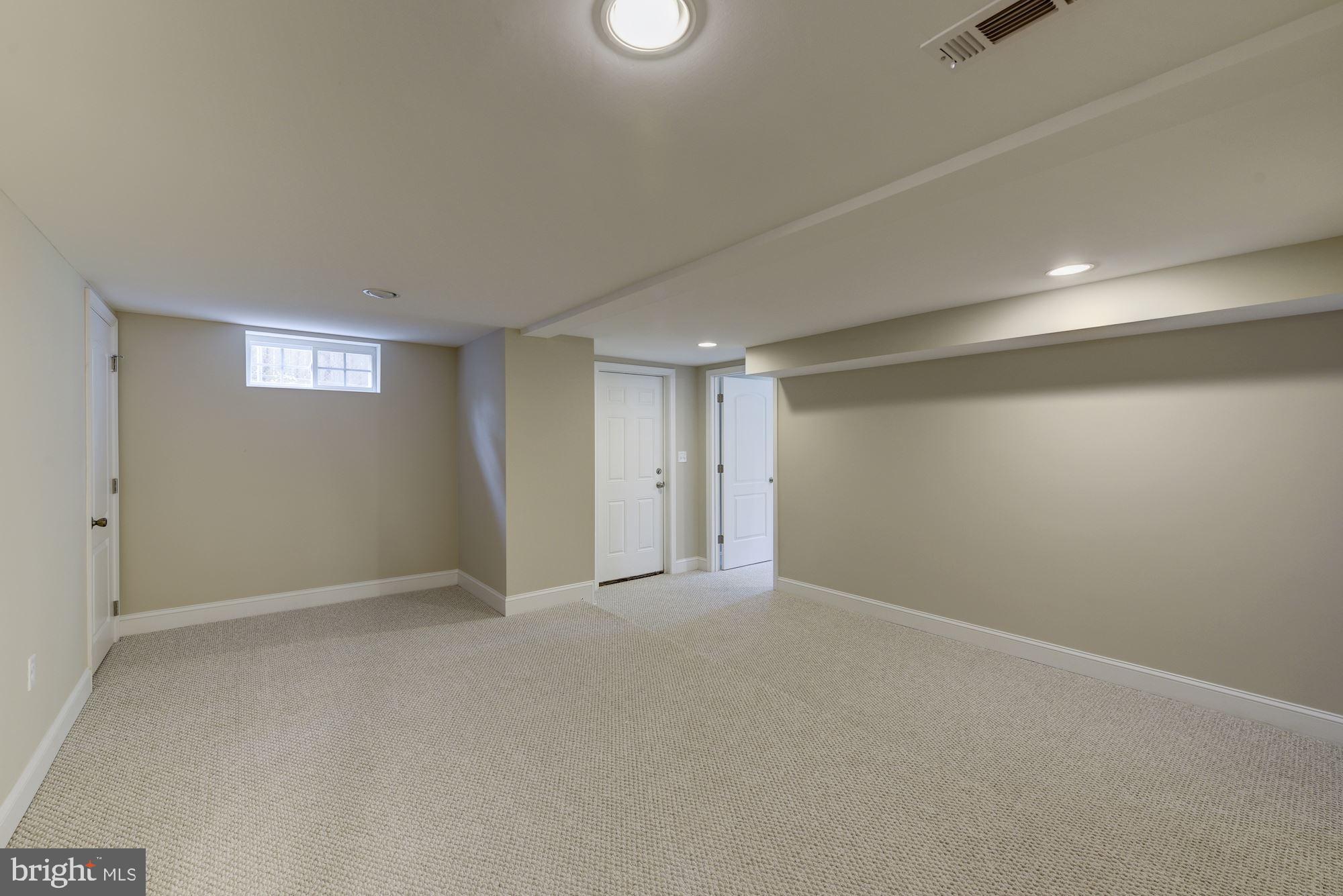 SEVEN OAKS - Residential