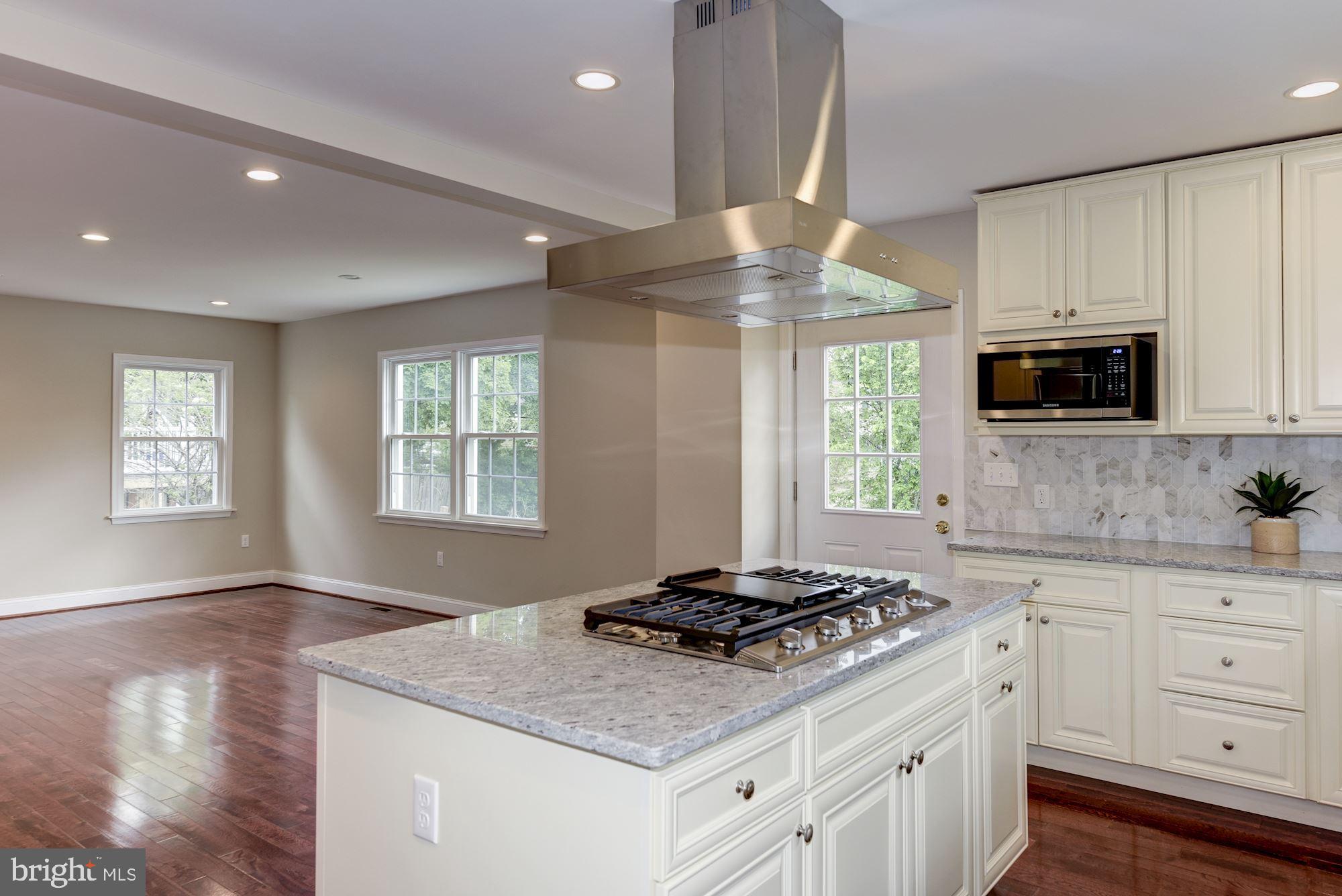 SEVEN OAKS - Residential