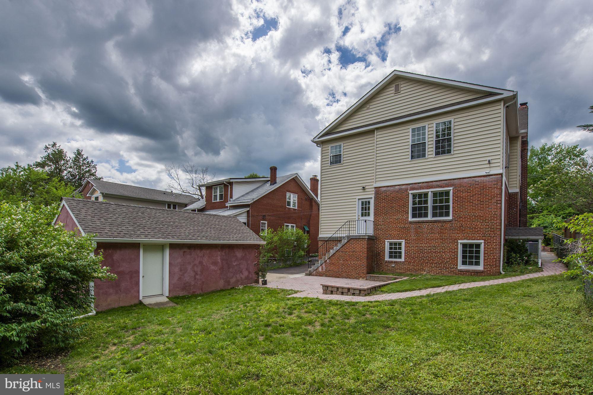 SEVEN OAKS - Residential