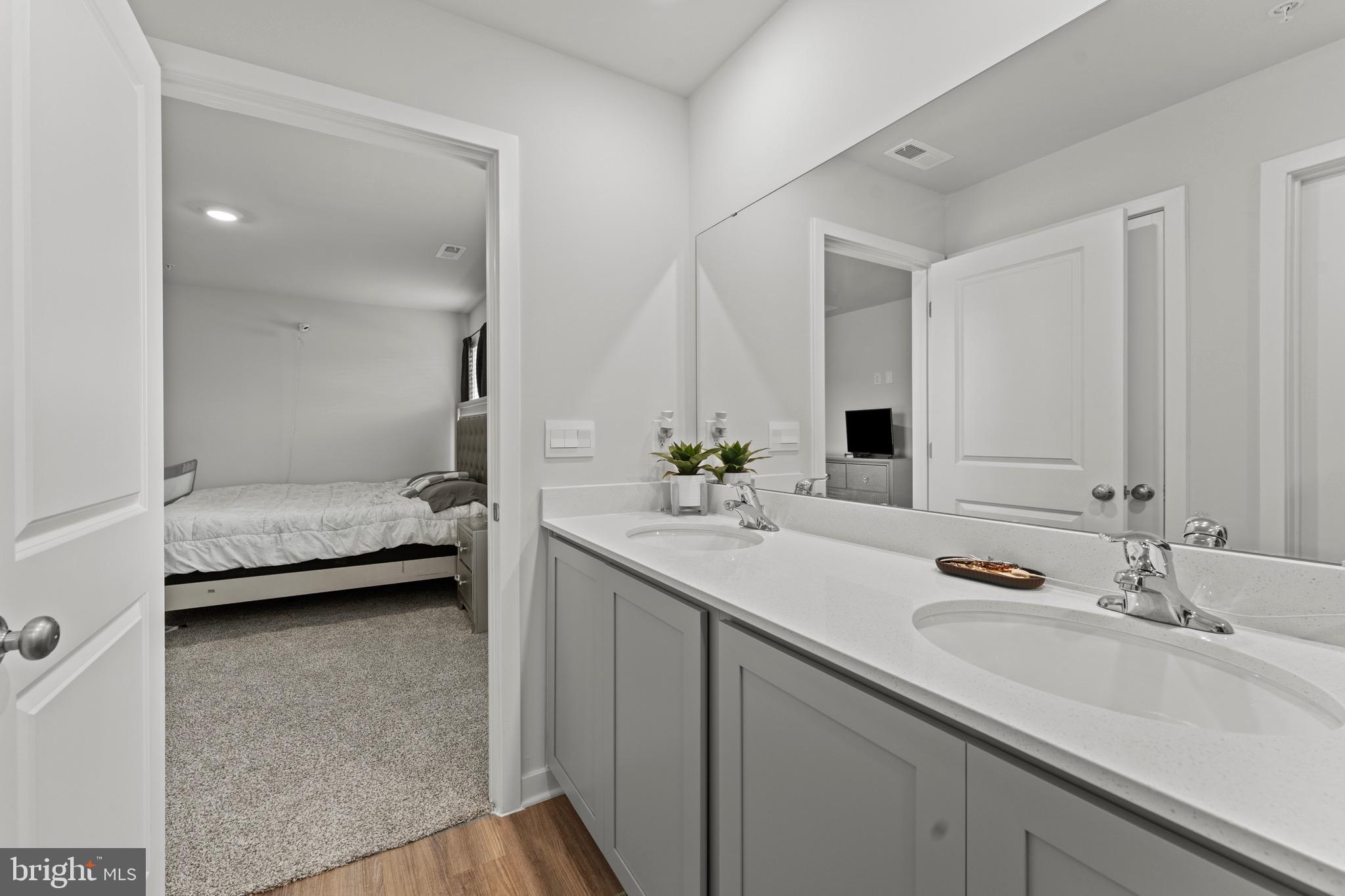 PINEGROVE - Residential