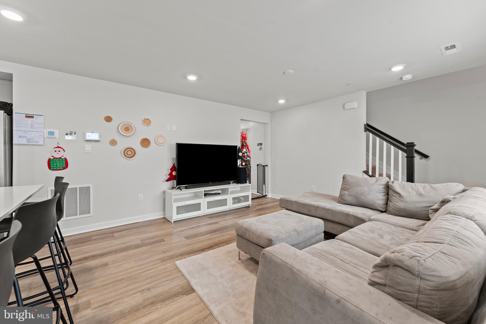 PINEGROVE - Residential